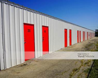 Storage Units for Rent available at 3233 North Main Street, Cleburne, TX 76033