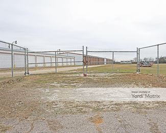 Photo 2 of Yellow Jacket State Storage - 1567 East Henderson Street, Cleburne, TX