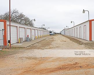 Photo 5 of Yellow Jacket State Storage - 1567 East Henderson Street, Cleburne, TX