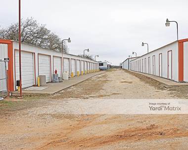 Storage Units for Rent available at 1567 East Henderson Street, Cleburne, TX 76031
