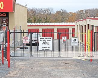 Photo 2 of Fortify Self Storage - 2306 North Collins Street, Arlington, TX