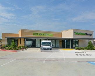 Photo 1 of Extra Space Storage - 1040 West Sublett Road, Arlington, TX