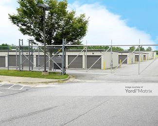 Photo 4 of Storage Rentals of America - 2303 Oak Lake Blvd, Midlothian, VA