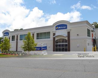 Photo 3 of Extra Space Storage - 3501 Cox Road, Henrico, VA