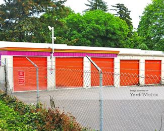 Photo 3 of Public Storage - 2542 SE 105th Avenue, Portland, OR