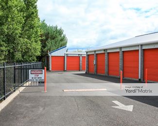 Photo 3 of Royal Mini Storage - 13328 NE Airport Way, Portland, OR