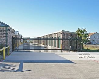 Photo 3 of Right Move Storage - 1021 Ovilla Road, Waxahachie, TX
