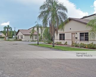 Photo 2 of Metro Self Storage - 12601 Metro Pkwy, Fort Myers, FL