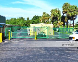 Photo 2 of iStorage - 2015 8th Avenue West, Palmetto, FL