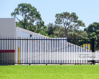 Photo 2 of Public Storage - 2590 17th Street, Sarasota, FL