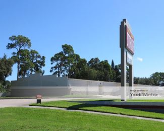Photo 4 of Public Storage - 2590 17th Street, Sarasota, FL