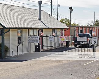 Photo 2 of Storage King USA - 868 South State Highway 46, New Braunfels, TX