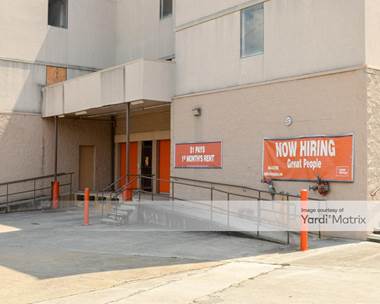 Storage Units for Rent available at 600 West Sunset Road, San Antonio, TX 78216