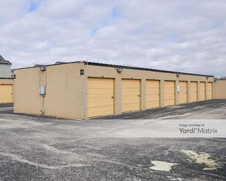 Photo 2 of Extra Space Storage - 8025 Culebra Road, San Antonio, TX