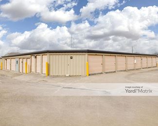 Photo 2 of Extra Space Storage - 3615 North Foster Road, San Antonio, TX