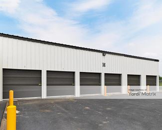 Photo 2 of Mount Storage - 1419 Fleming Drive, Seguin, TX