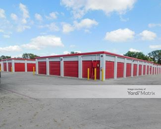 Photo 2 of iStorage - 1750 South General McMullen, San Antonio, TX
