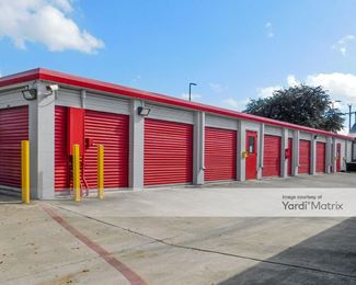 Photo 4 of iStorage - 1750 South General McMullen, San Antonio, TX