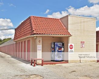 Photo 4 of Spacesavers Self Storage - 919 SE Military Drive, San Antonio, TX
