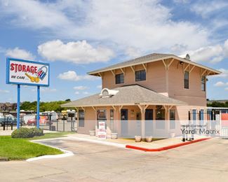 Photo 1 of Extra Space Storage - 10915 Nacogdoches Road, San Antonio, TX