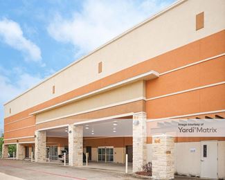 Photo 4 of Extra Space Storage - 19130 Stone Oak Pkwy, San Antonio, TX