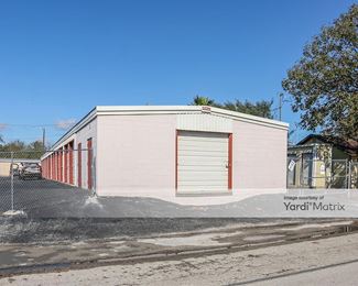 Photo 5 of CubeSmart Self Storage - 1000 Tabernacle Street, Seguin, TX