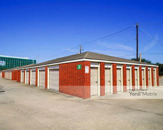 Photo 2 of Devon Self Storage - 6300 West 43rd Street, Houston, TX