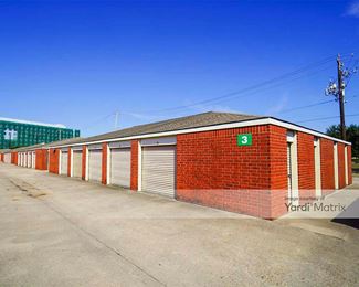 Photo 4 of Devon Self Storage - 6300 West 43rd Street, Houston, TX