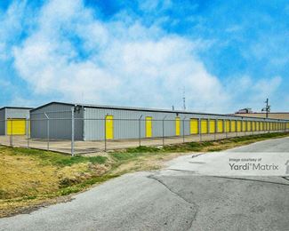 Photo 3 of Storage King USA - 3619 Avenue H, Rosenberg, TX