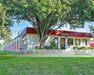 Photo 1 of iStorage - 4300 West Davis Street, Conroe, TX