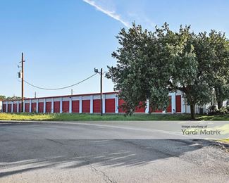 Photo 5 of iStorage - 4300 West Davis Street, Conroe, TX