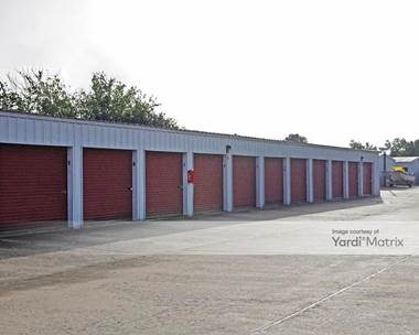 Storage Units for Rent available at 2427 Texas Pkwy, Missouri City, TX 77489