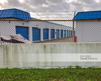 Photo 2 of Your Storage Place - 10901 Northwest Fwy, Houston, TX