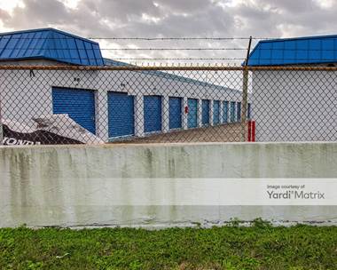 Storage Units for Rent available at 10901 Northwest Fwy, Houston, TX 77092