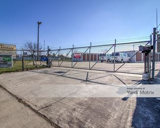 Photo 3 of Victory Self Storage - 5819 Victory Drive, Houston, TX