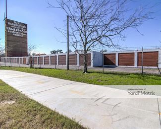 Photo 4 of Victory Self Storage - 5819 Victory Drive, Houston, TX