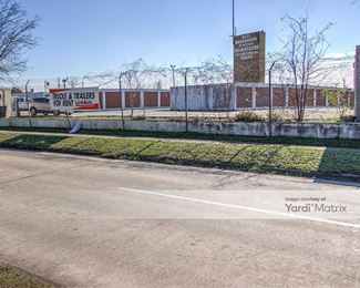 Photo 5 of Victory Self Storage - 5819 Victory Drive, Houston, TX