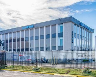 Photo 1 of North Loop Self Storage - 1440 North Loop Fwy, Houston, TX