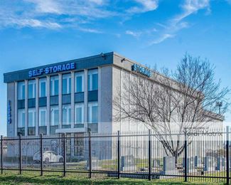 Photo 4 of North Loop Self Storage - 1440 North Loop Fwy, Houston, TX