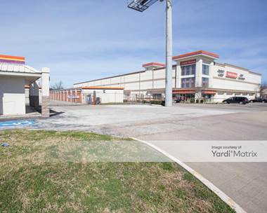 Storage Units for Rent available at 11770 Southwest Fwy, Houston, TX 77031