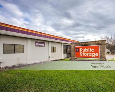 Storage Units for Rent available at 12670 Veterans Memorial Drive, Houston, TX 77014