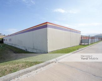 Photo 2 of Public Storage - 12335 Bellaire Blvd, Houston, TX