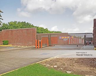 Photo 3 of Public Storage - 15220 Lexington Blvd, Sugar Land, TX