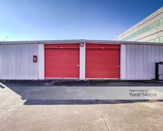 Photo 3 of West 18th Street Storage - 2100 West 18th Street, Houston, TX