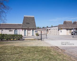 Photo 1 of Store Space Self Storage - 5512 South Willow Drive, Houston, TX