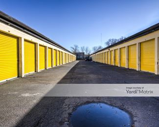 Photo 3 of Bellaire-Hillcroft Self Storage - 6117 Edgemoor Drive, Houston, TX
