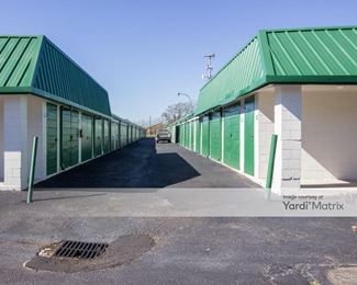 Photo 2 of Space Saver 9 Self Storage - 9818 South Gessner Road, Houston, TX