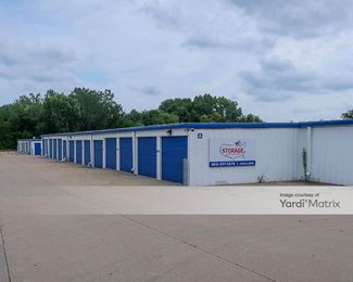 Photo 3 of Storage Rentals of America - 5499 NE 14th Street, Des Moines, IA