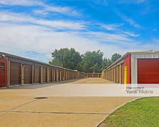 Photo 5 of StorageMart - 9821 Douglas Avenue, Urbandale, IA