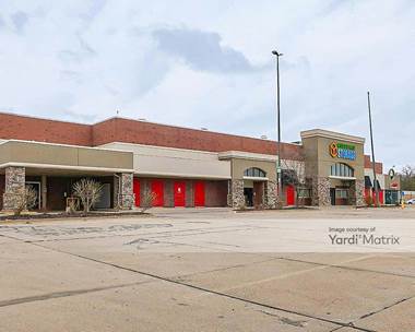 Storage Units for Rent available at 3400 East 33rd, Des Moines, IA 50317